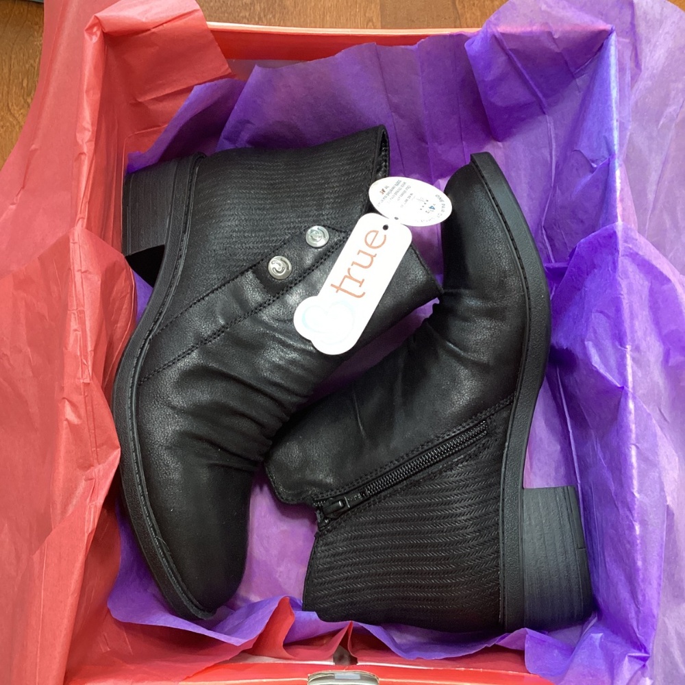 NWT Baretraps Stevie ankle boot - Picture 16 of 16